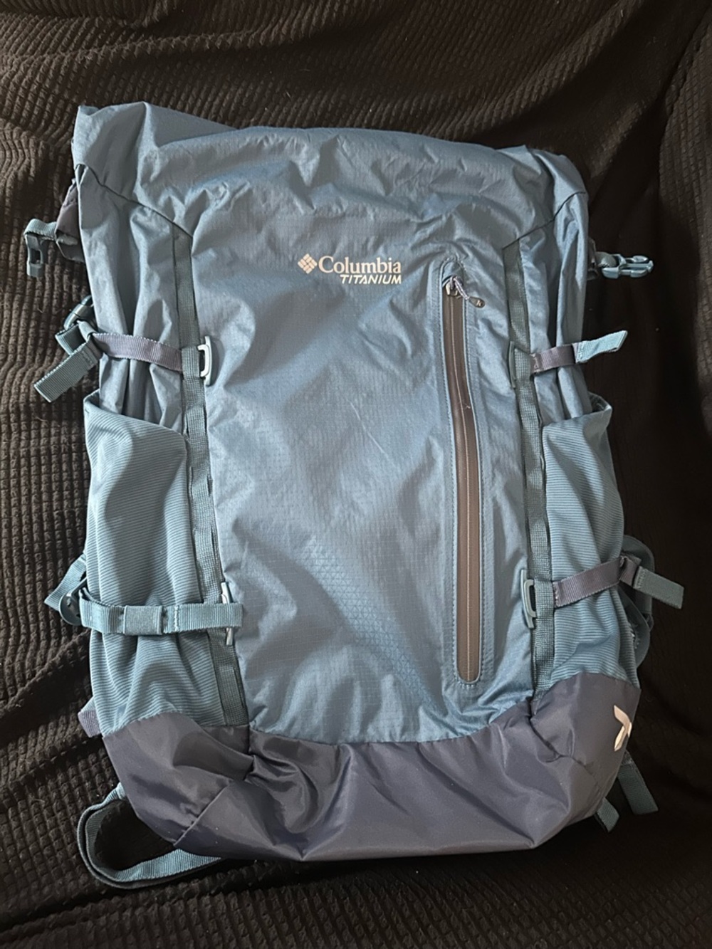 Columbia Titanium Slate Blue Outdoor Backpack - Picture 2 of 3